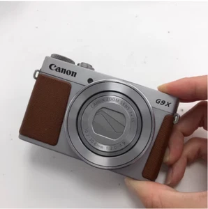Grab silver Canon G9X2! High-quality sensor, Wi-Fi sharing, sleek - Picture 1 of 7