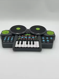 Mixer primo atto musicista dj generatore musicale tastiera batteria battiti testato funzionante - Foto 1 di 8