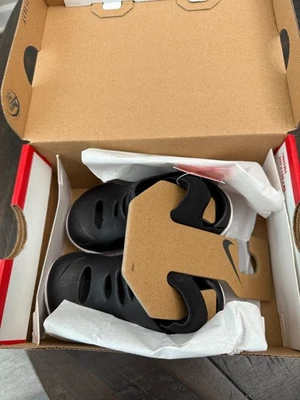 Nuevas en Caja Nike Sunray Protect 3 Sandalias Negras/Blancas Niño Pequeño Talla 7C Foto 1 de 4