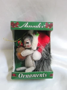 "Ardilla de Navidad Annalee con adorno de nuez de bellota 2008 nueva en caja 3""" - Imagen 1 de 4