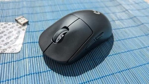 Logitech G Pro X Superlight Gaming-Maus HERO 25K Sensor Huano Switches - Bild 1 von 5