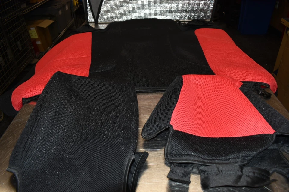 Cubiertas de asiento Neosupreme de malla espaciadora de cobertura para Dodge Challenger 09-21  Foto 1 de 4