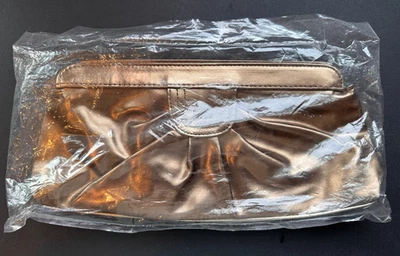 Cartera sin asas Avon tono dorado brillante nueva en bolso de noche Foto 1 de 4