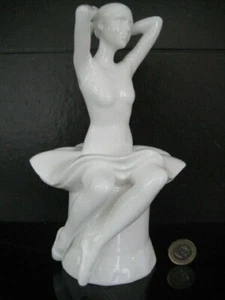 ROYAL DOULTON IMAGES SEATED DANCER PRIMA BALLERINA HN4024 WHITE BONE CHINA - Picture 1 of 10