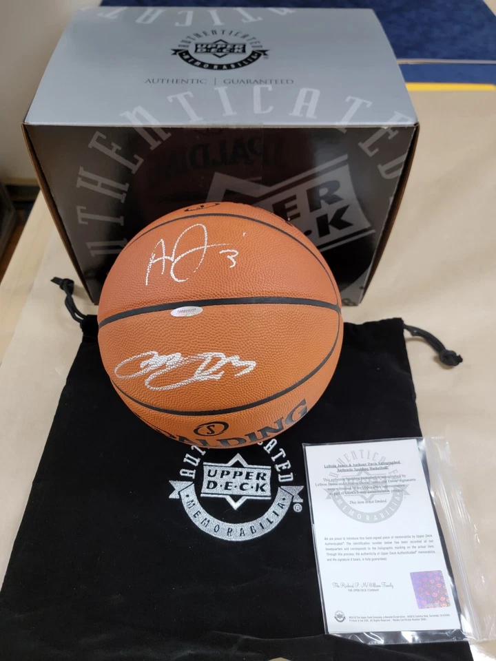 Lebron James & Anthony Davis Los Angeles Lakers Signed Basketball Upperdeck NBA - Image 1 of 4