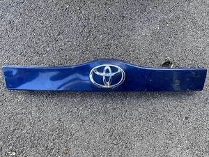 Toyota Prius Lift Gate Hatch Handle Molding Trim Garnish OEM Blue 04-09 - Picture 1 of 6