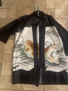 Vintage Joli Made in Japan Tiger Wellen Berg Print Kimono Morgenmantel One Size - Bild 1 von 4
