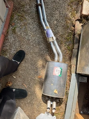 MERCEDES BENZ 560SL R107 ESCAPE COLECTOR / SILENCIADOR TRASERO Foto 1 de 4