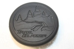 02 03 04 05 06 07 08 09 TRAILBLAZER DASH EMBLEM PLASTIC COVER, black ebony - Picture 1 of 2