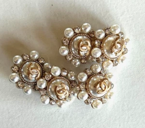 CHANEL Vintage White Pearls and Crystals Gold Metal Button 19mm (Set of 5) - Picture 1 of 6