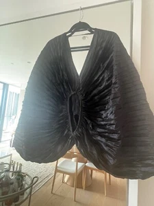 L'idee De Luxe FULLY PLEATED - Women's Size AU 14-16 BLACK - New with tags - Picture 1 of 20