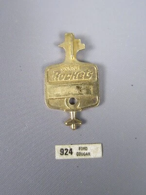 B183 Vintage 1969 Corgi Rockets 924 UK Ford Cougar Chiave D'Oro Metallo - Immagine 1 di 2