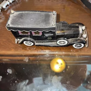 1931 Cadillac V-16 Hearse 1:43 Model Car by Solido-France - Picture 1 of 6