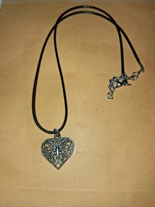 🦋 Butterfly Heart Necklace 16 Inches Cute Usa Seller - Picture 1 of 1