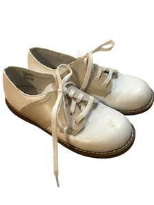 Footmates Saddle Shoes Tan & White Child’s Lace Up Sz. 11 Easter Toddler - Picture 1 of 7