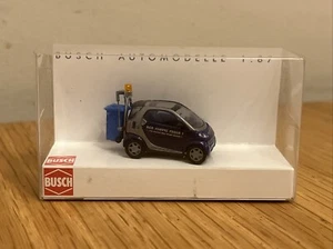 Busch 48923 Smart City Coupe Flotter Feger with Wheelie Bin & Brush - 1:87 - Picture 1 of 5