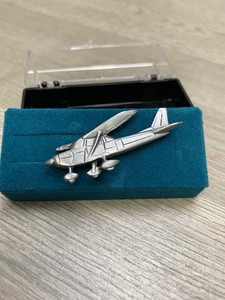 Pin de solapa de avión vintage de peltre Cessna 150 - Imagen 1 de 10