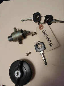 Mercedes 450 560 SL SLC Trunk Lock 72-89 OEM 1077500385 w/keyed gas cap 3 keys - Picture 1 of 6