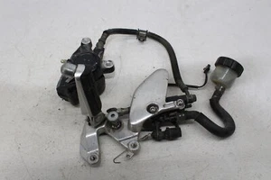 1999 YAMAHA YZF600R RIGHT REARSET REAR SET DRIVER FOOT PEG STOP CALIPER MASTER - Picture 1 of 10