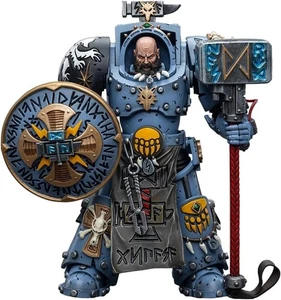 Joytoy 1/18 Warhammer 40.000 Actionfigur Space Wolves Arjac Rockfist Feirro... - Bild 1 von 7