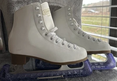 Patins de gelo DBX meninas jovens branco par de bonecos com protetores tamanho 4 - Imagem 1 de 4