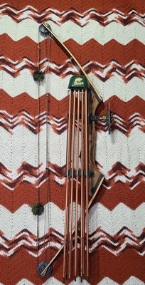 Bow Brown Bear AMO Compound Bow String Length 37" With Accessories - Image 1 of 4