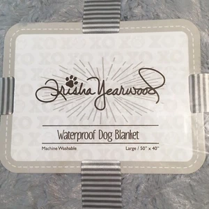 Trisha Yearwood Large Waterproof  Dog Blanket ~ 50" x 40" ~ Gray ~ Washable - Bild 1 von 10