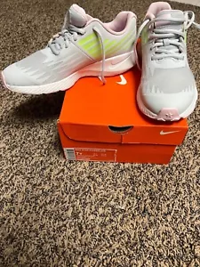 Nike GS Star Runner Schuh 907257 005 Pure Platinum Größe 7Y brandneu authentisch - Bild 1 von 7