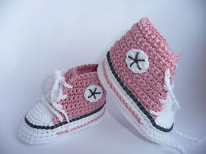 Babychucks Babyschuhe Turnschuhe gehäkelt gestrickt, weiß/altrosa/grau 10 cm Neu