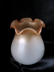 petite TULIPE de LAMPE ou PHOTOPHORE Lamp Tulip Glass Verre Opaiine satiné - Picture 1 of 3
