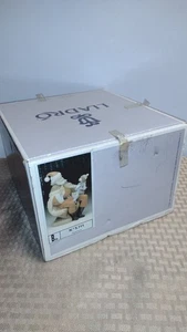 Lladro Papa Noel figurine, No. 5711, Santa with Child on Lap, w/Box, EXUC - Picture 1 of 13