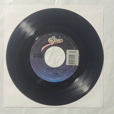 Nena ~ 99 Red Balloons/ 99 Luftballons ~ Epic 45 RPM Record Foto 1 de 4