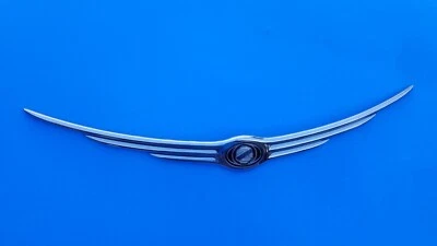 06 07 08 09 10 CHRYSLER PT CRUISER CAPÓ DELANTERO EMBLEMA INSIGNIA SÍMBOLO USADO OEM B4 Foto 1 de 4