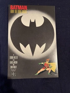 💥 Batman Hunt The Dark Knight Graphic Novel Comic - 1966 NM - Bild 1 von 4