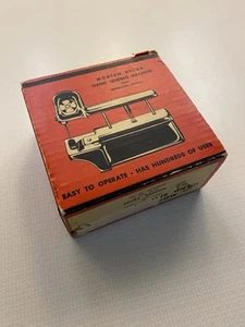 Vintage Modern Decor Hand Sewing Machine - Bild 1 von 7