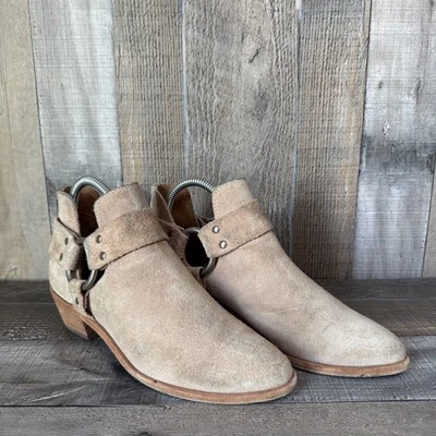 Mujeres Frye Beige Gamuza Ray Arnés Informal Moto Botines Talla 6 M Usado en Excelente Condición Foto 1 de 4