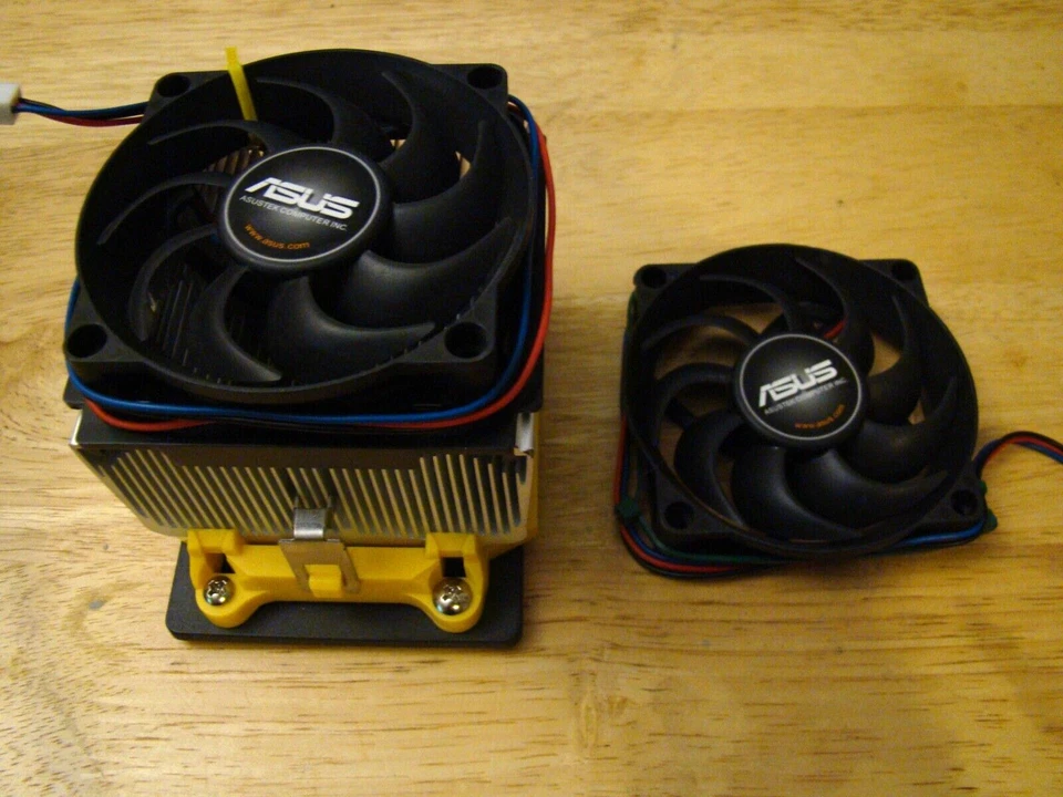 ASUS 13G075135060H2 Desktop CPU Fan Heatsink/Socket 939/754/AM2/940/Extra fan 3P - Image 1 of 4