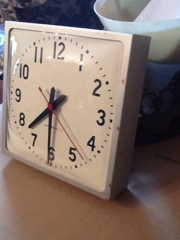 Vtg National Time 12" Face Glass / 3" Aluminum Frame Wall Clock - Very Good Cover