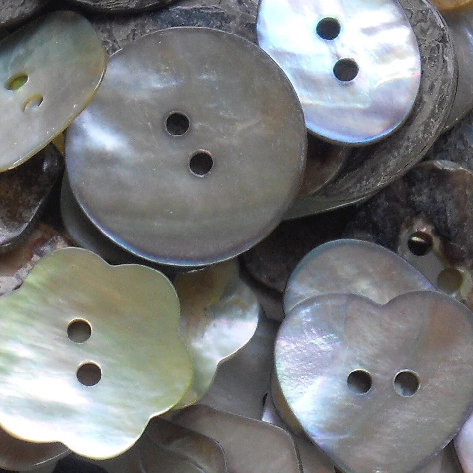 BUTTONS MOTHER OF PEARL.  BEST QUALITY X 5 BUTTON.  CHOOSE YOUR SHAPE AND SIZE - Image 1 of 1