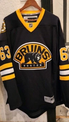 Camiseta deportiva Reebok 3rd Alternate Walking Bear Boston Bruins Brad Marchand para hombre L nueva con etiquetas Foto 1 de 4