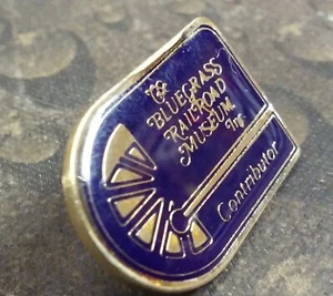 Insignia pin colaborador Bluegrass Railroad Museum Inc - Imagen 1 de 3