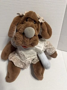 Vintage 1981 Ganz Falten Plüsch braun Hund Handpuppe braun Blumen Kleid Schleifen 18 Zoll - Bild 1 von 6