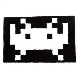ALFOMBRA MEDICOM FABRICK 25TH SPACE INVADER DESIGN D (NEGRA) - Imagen 1 de 2