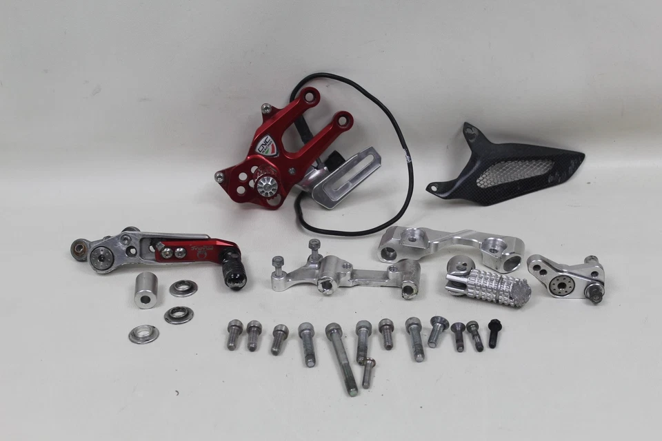 Ducati Panigale 959 899 1199 1299 CNC Racing Juego trasero derecho Soporte pernos 4 PIEZAS Foto 1 de 4