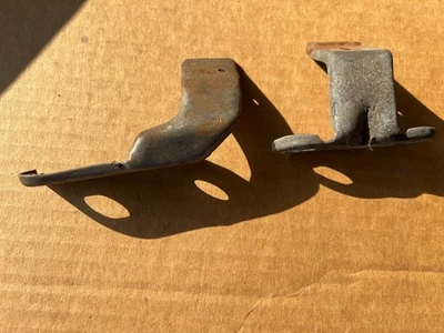 WINDSHIELD COWL BRACKET  78 - 87 REGAL CAMINO MONTE CARLO MALIBU CUTLASS FC-1  - Image 1 of 2