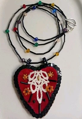 Collana Lunga Tessile con Cuore Ricamato a Mano 90 cm 💙 LuaCreazioni 💙 - Immagine 1 di 4