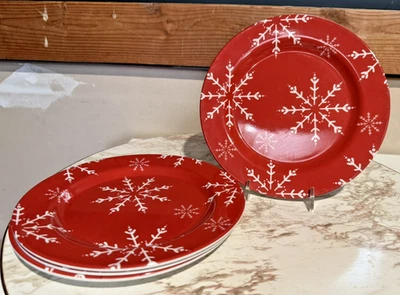 4pc Set Of Round Plastic Melamine Red & White Holiday Snowflake Plates 8" - Image 1 of 4