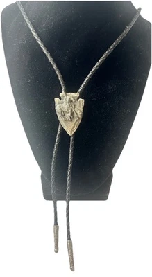 Vtg Bolo Tie Siskiyou 1988 Hammered Pewter Arrowhead American Indian  Duckle Co. - Image 1 of 4