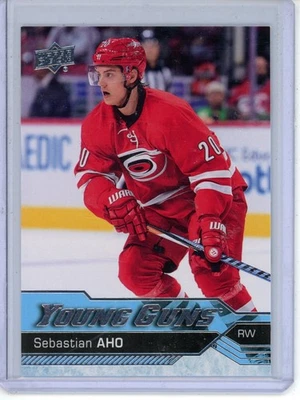 2016-17 Upper Deck Sebastian Aho YOUNG GUNS #210 Rookie - Imagem 1 de 2