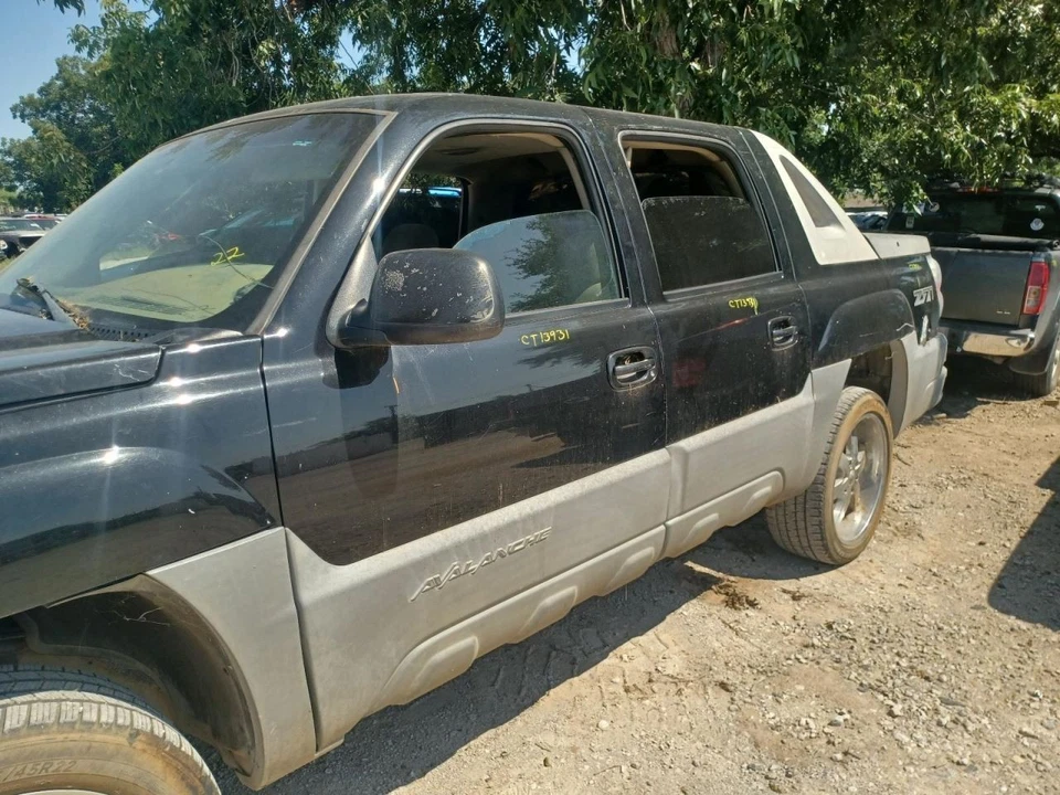(LOCAL PICKUP ONLY) Hood With Body Cladding Fits 02-04 AVALANCHE 1500 605452 Foto 1 de 4